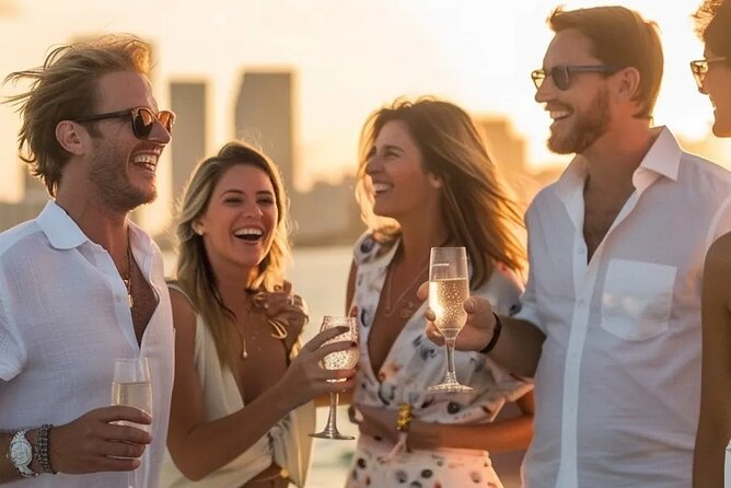Miami Cityscape Boat Tour – Waterfront Views on Biscayne Bay - Why Biscayne Bay is the right place to see Miami