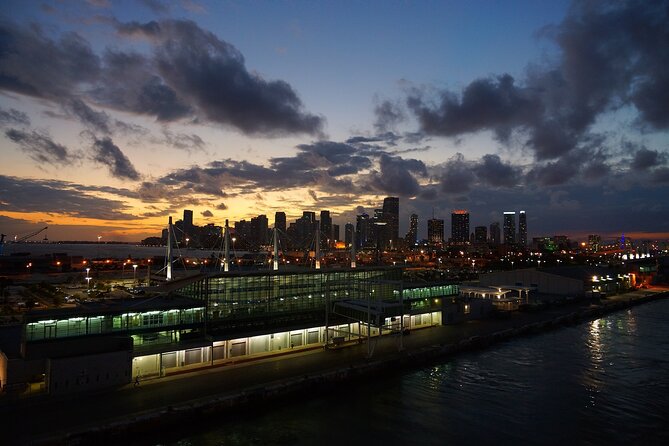 Miami Cruise of Celebrity Homes and Biscayne Bay - A quick look at Miami from Biscayne Bay
