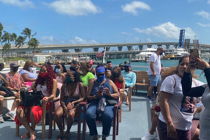 Miami Cruise of Celebrity Homes and Biscayne Bay - Downtown Miami and the skyline