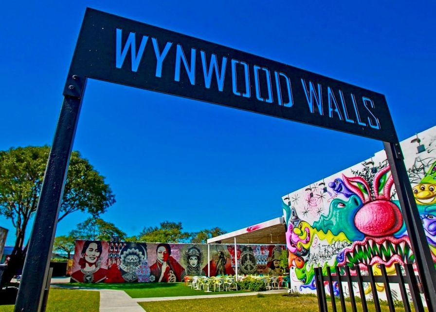 Miami: Double-Decker Bus Tour with Optional Boat Cruise - Downtown Miami and one hour at Bayside Marketplace