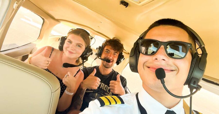 Miami: Downtown Private Airplane Tour with Soft Drinks - What the 30-minute flight feels like