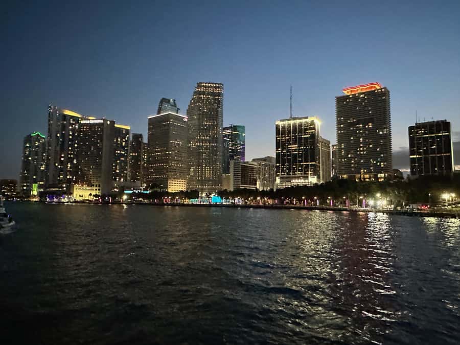 Miami Evening Boat Past Millionaire Homes on Water Taxi - Should you book the Miami evening water taxi?