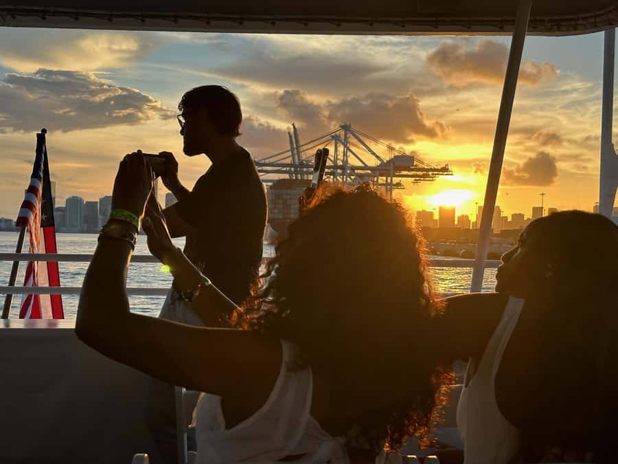 Miami Evening Boat Past Millionaire Homes on Water Taxi - FAQ