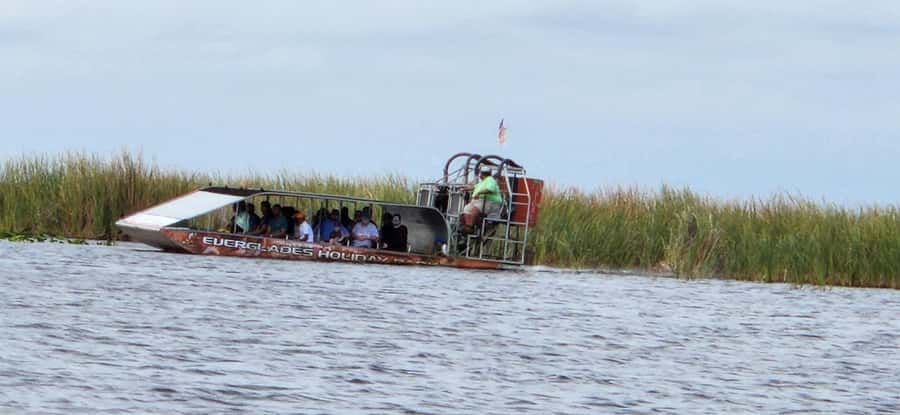 Miami: Everglades Airboat, Gator Encounter & Bus Transfer - Arriving at Everglades Holiday Park
