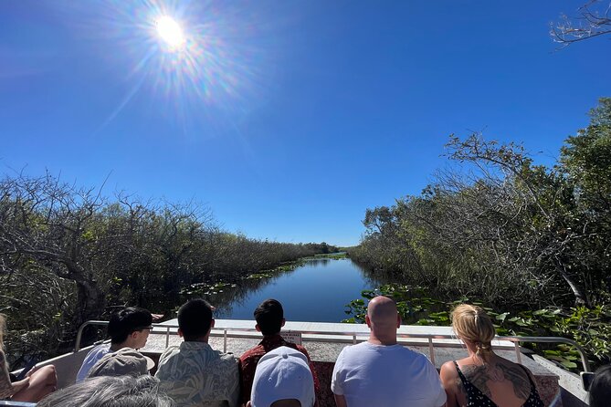 Miami: Everglades Airboat incl. Group Photo - The airboat ride through the Everglades