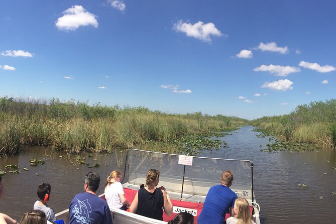 Miami: Everglades Airboat incl. Group Photo - Adding the wildlife show and alligator farm