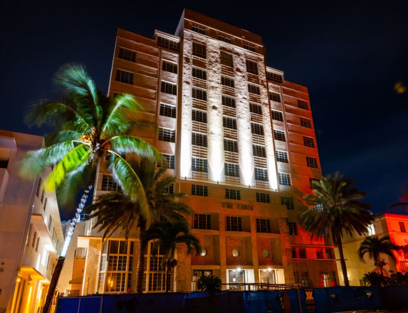Miami: Ghosts, Boos and Booze Haunted Pub Crawl - The Clevelander and the mischievous spirit