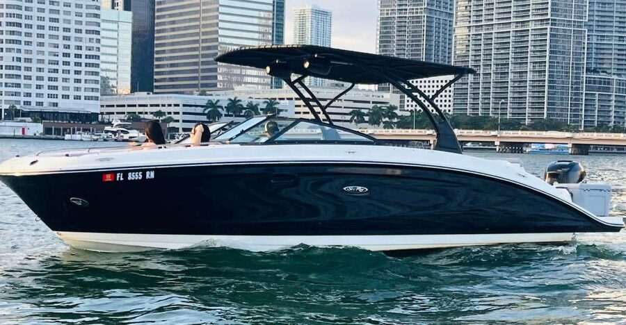 Miami: Guided Boat Tour with Champagne - Following the Miami River toward downtown