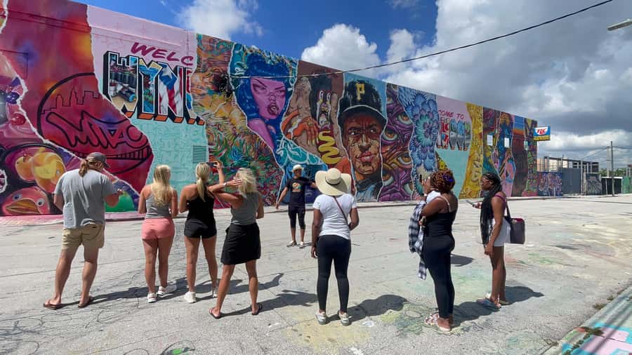 Miami: highlights Walking & Sightseeing tour - Wynwood: twenty minutes of wall-sized art