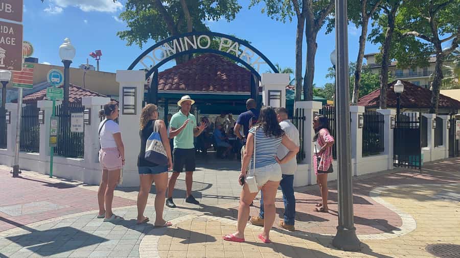 Miami: highlights Walking & Sightseeing tour - Why the sprinter van matters