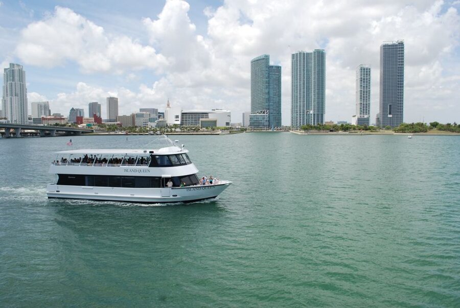 Miami: Hop-on Hop-off Open-top Bus Tour and Optional Cruise - Downtown Miami and Bayside Marketplace