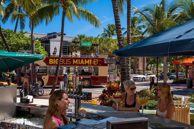 Miami: Hop-on Hop-off Tour + Cruise & Free 1-Hour Bike Rental - Soundscape Park and the central beach area