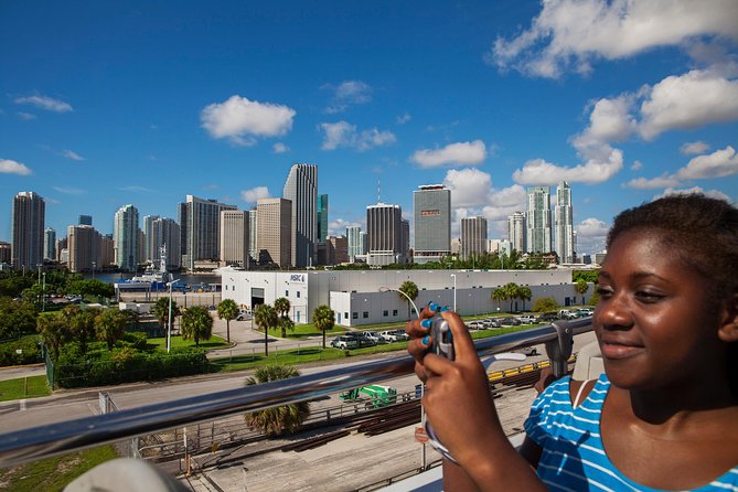 Miami: Hop-on Hop-off Tour + Cruise & Free 1-Hour Bike Rental - Wynwood Walls and the Design District