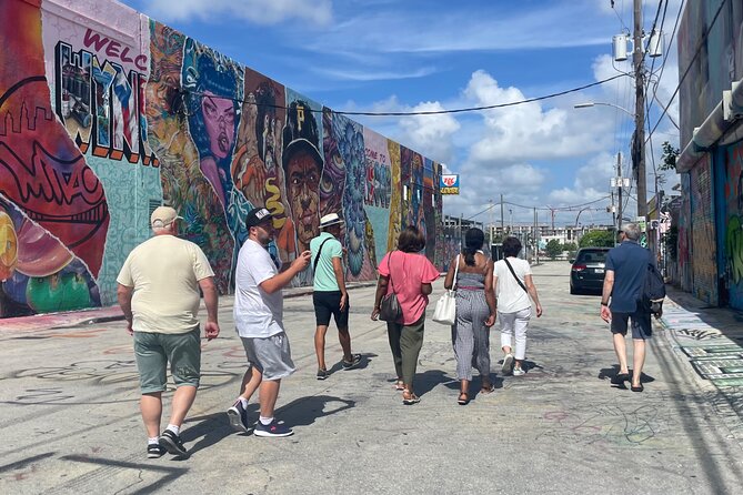 Miami in 3.5 Hours: Sightseeing, Traditions & Photography Tour - Starting at Bayside Marketplace