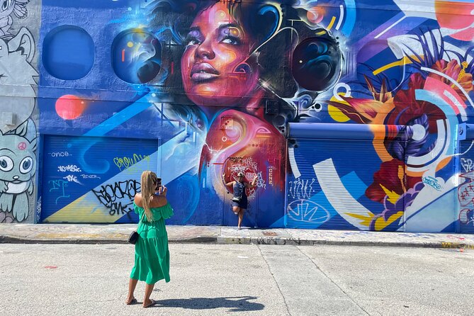 Miami in 3.5 Hours: Sightseeing, Traditions & Photography Tour - Wynwood: murals, photos, and a short walk