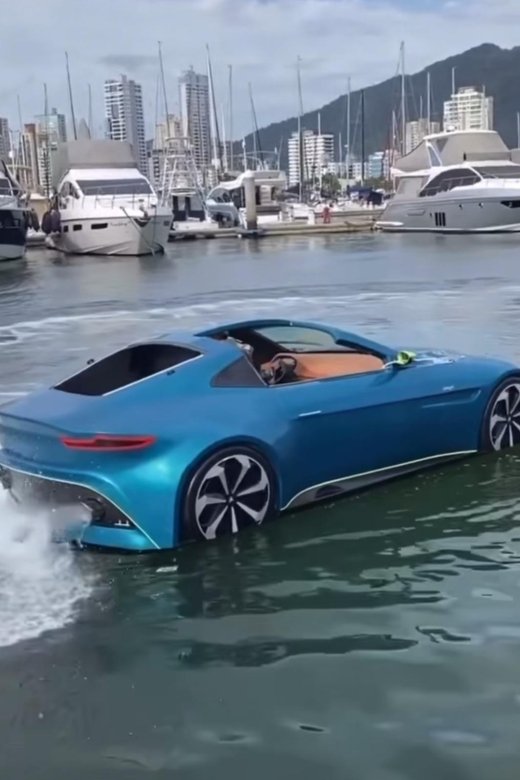 Miami: Jet Car Rental in South Beach - Taking control of the jetcar