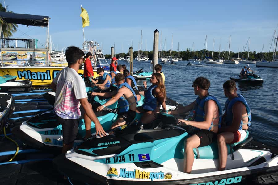 Miami: Jet Ski and SpeedBoat - Age, licensing, and safety rules