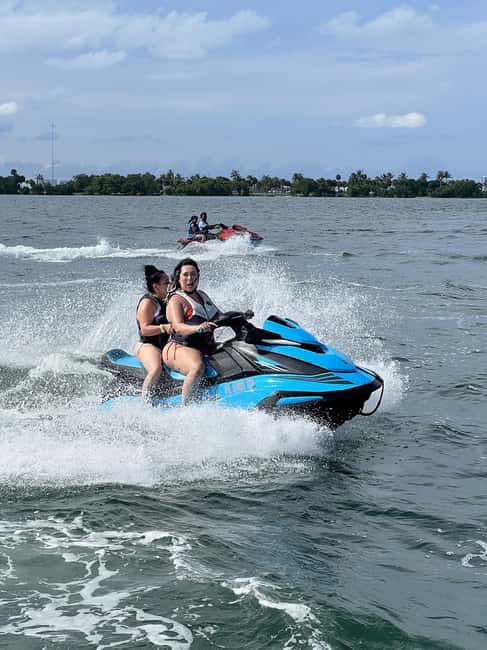Miami: Jet Ski Rental in Biscayne Bay - The Florida boating license can change the price