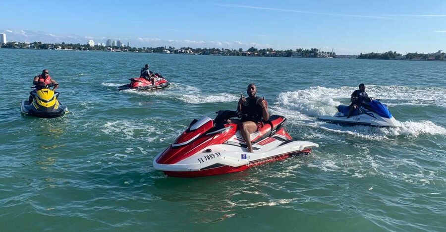 Miami: Jet Ski Rental with Instructor and Tutorial - Riding across Biscayne Bay