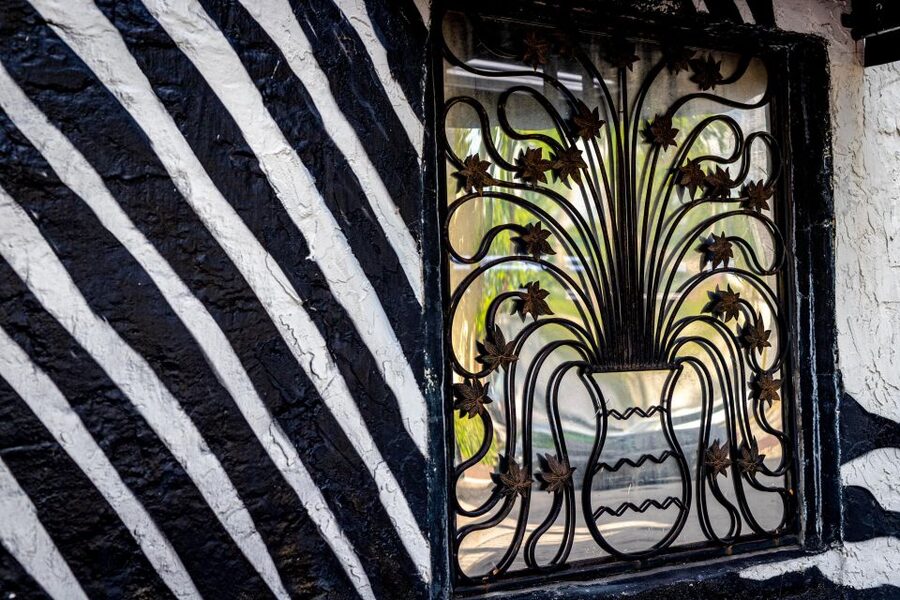 Miami: Little Havana Wow Walking Tour - Small Group Size - Coffee, juice, and a warm Cuban pastry