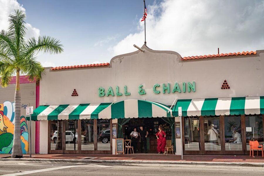 Miami: Little Havana Wow Walking Tour - Small Group Size - Cigars, fruit stands, bars, and local shops