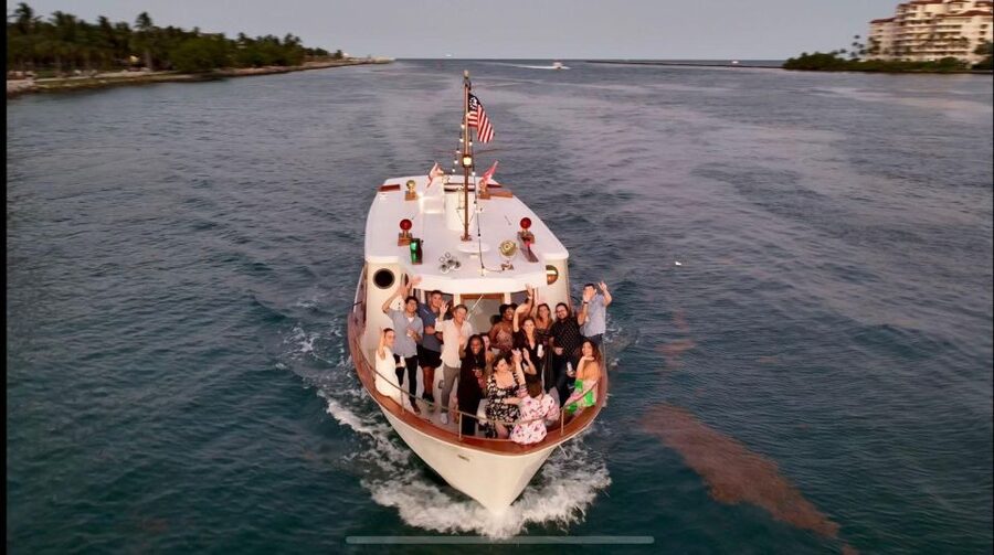 Miami: Miami Skyline Vintage Yacht Cruise, - Celebrity homes add the modern Miami angle