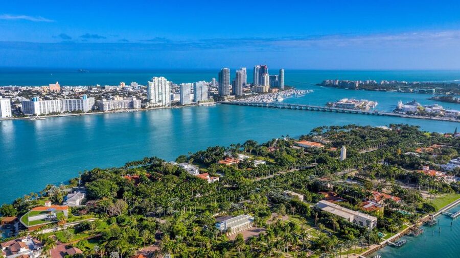 Miami: Miami Skyline Vintage Yacht Cruise, - What the 90-minute schedule feels like