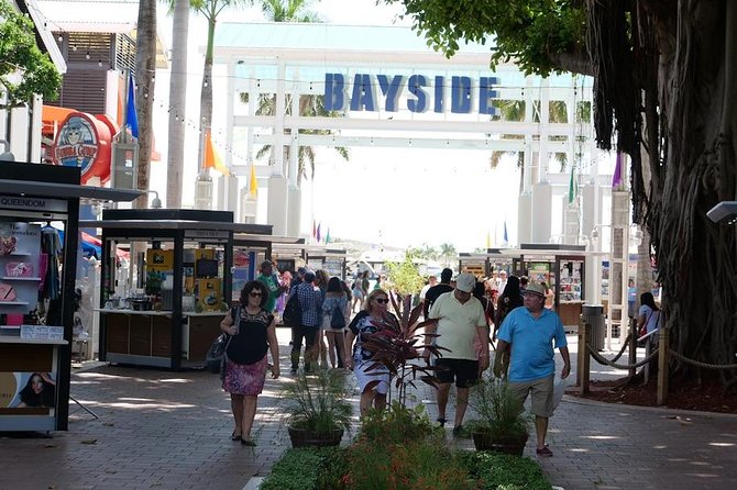 Miami Panoramic Sightseeing Tour in English, French or Spanish - Miami Beach and the Art Deco district