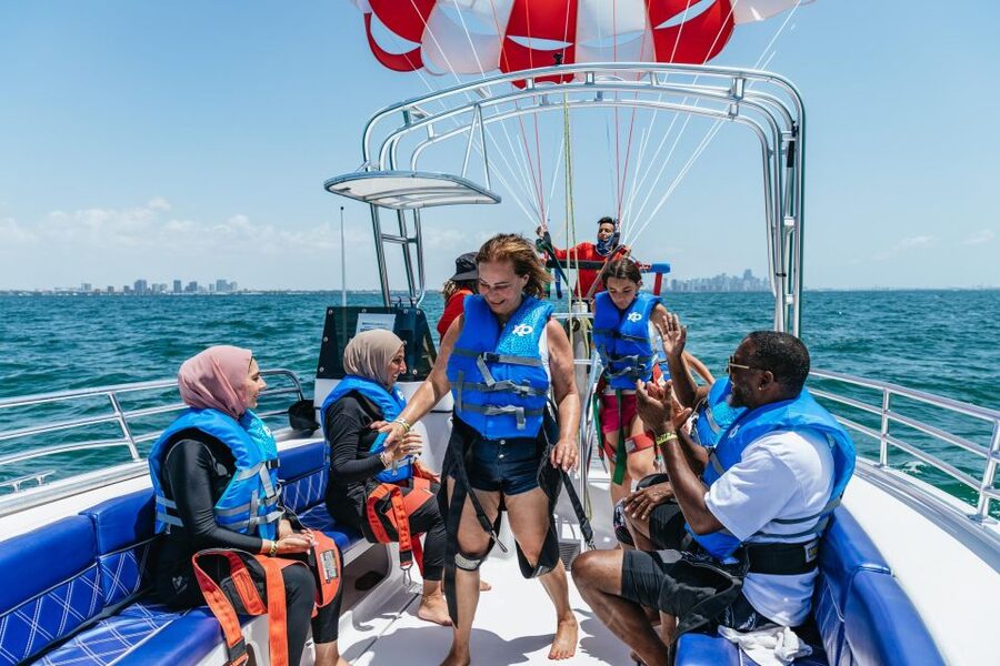 Miami: Parasailing Experience in Biscayne Bay - The real price and what you receive