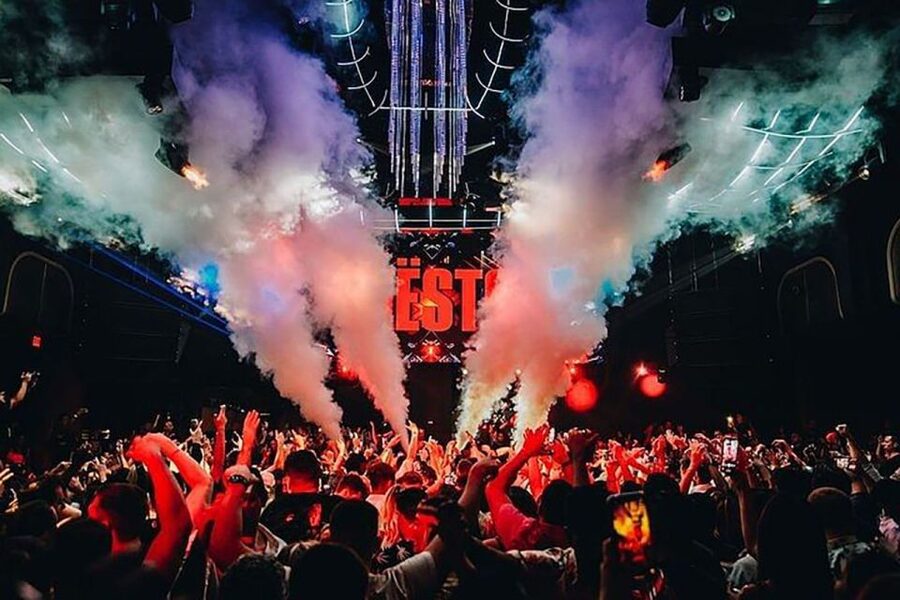 Miami: Party Bus, Club Entry, and Open Bar Night Experience - The 10:30 PM rooftop pre-party