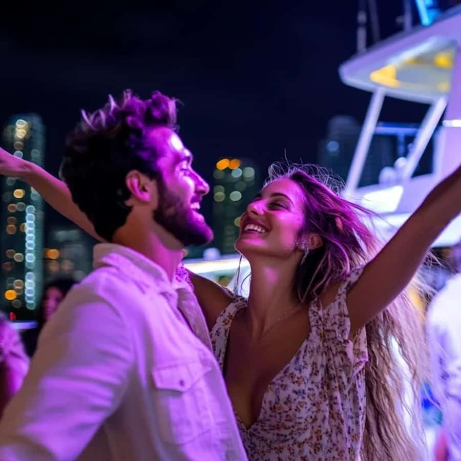 Miami: Party Yacht Cruise with Open Bar and DJ - Key points to know before booking