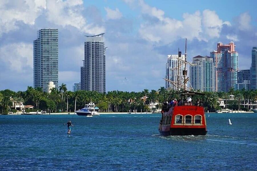 Miami Pirate Boat Cruise: Skyline & Millionaire Homes - Star Island, Miami Beach, and Flagler Memorial Island