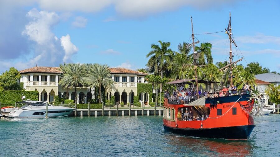 Miami Pirate Boat Cruise: Skyline & Millionaire Homes - Who should book this Miami boat tour?