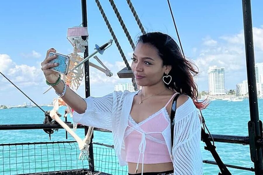 Miami Pirate Boat Cruise: Skyline & Millionaire Homes - Downtown Miami and the Port of Miami