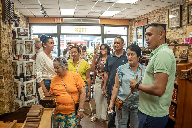 Miami: Private 4hrs City Tour with Expert Guide - Guides, communication, and the human factor