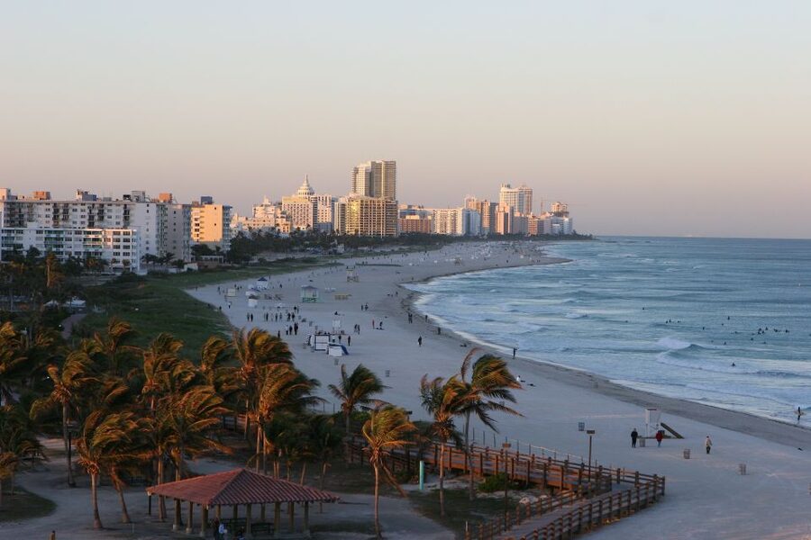 Miami: Private 50-Minute Sunset Airplane Tour - Bal Harbour and the billionaire islands