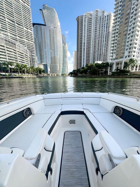 Miami: Private Boat Charter Guided and Tailored Experience - Why seeing Miami by boat changes the city