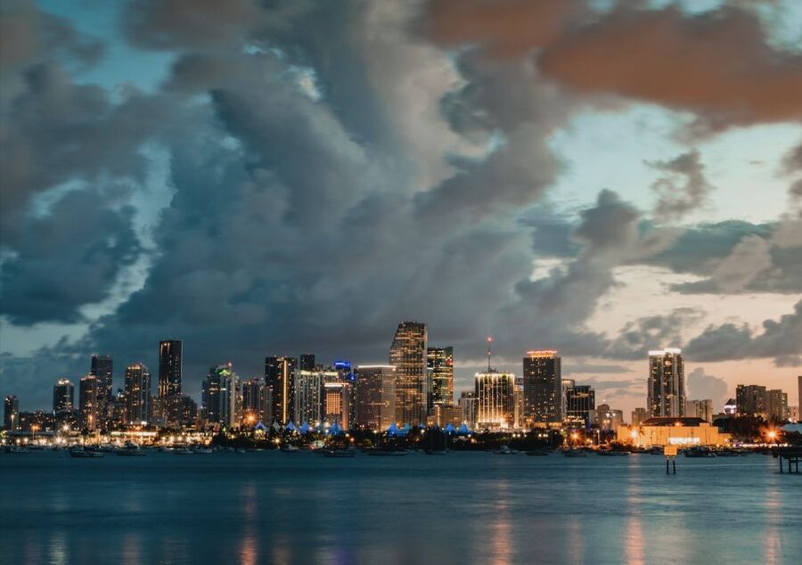 Miami: Private Luxury 50-Minute Airplane Tour with Champagne - Key points to know before booking