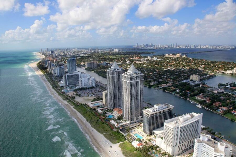 Miami: Private Luxury 50-Minute Airplane Tour with Champagne - From Miami Executive Airport to Coral Gables and Coconut Grove