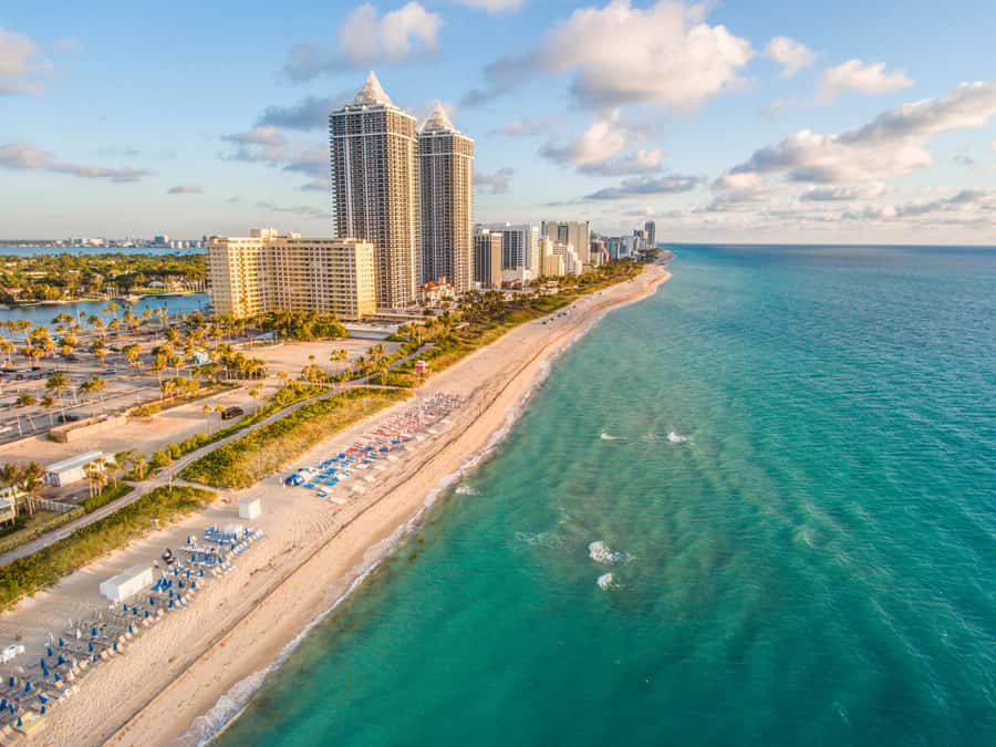Miami: Private Sunset Helicopter Tour - South Pointe and South Beach at the golden hour