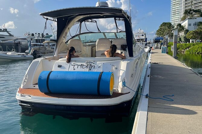 Miami Private Yacht Rental 2 to 4 hours for 12 people - Who will enjoy this yacht rental