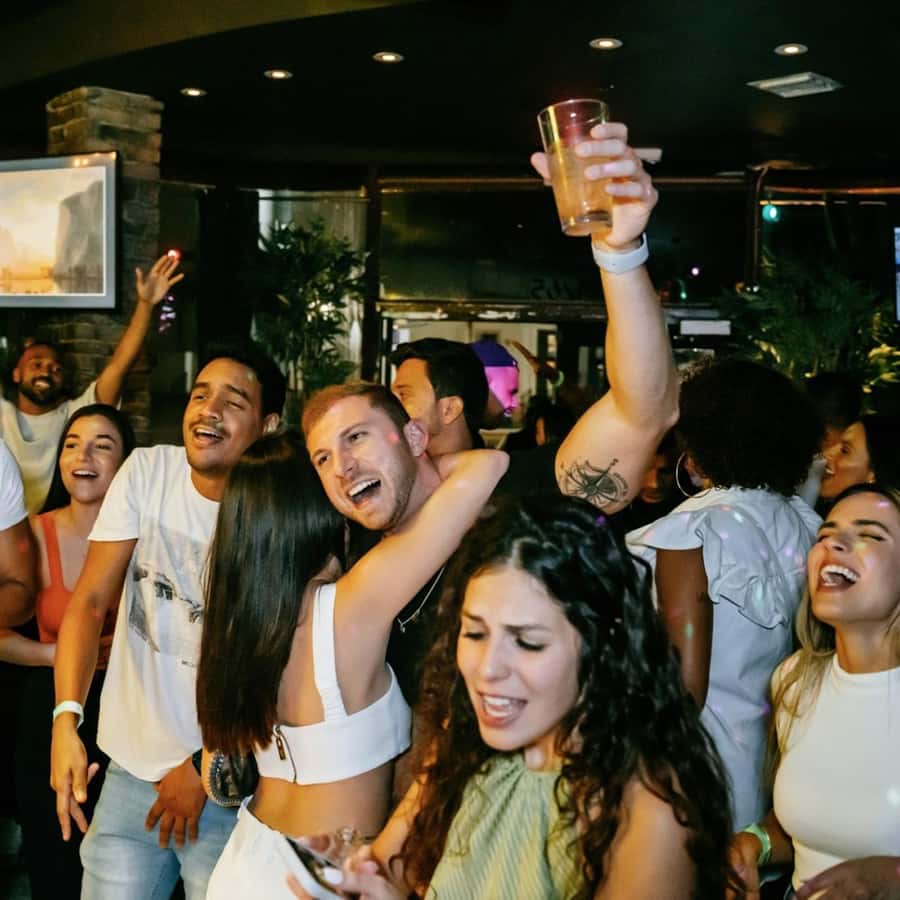 Miami Pub Crawl + Clubbing Experience - Key points at a glance