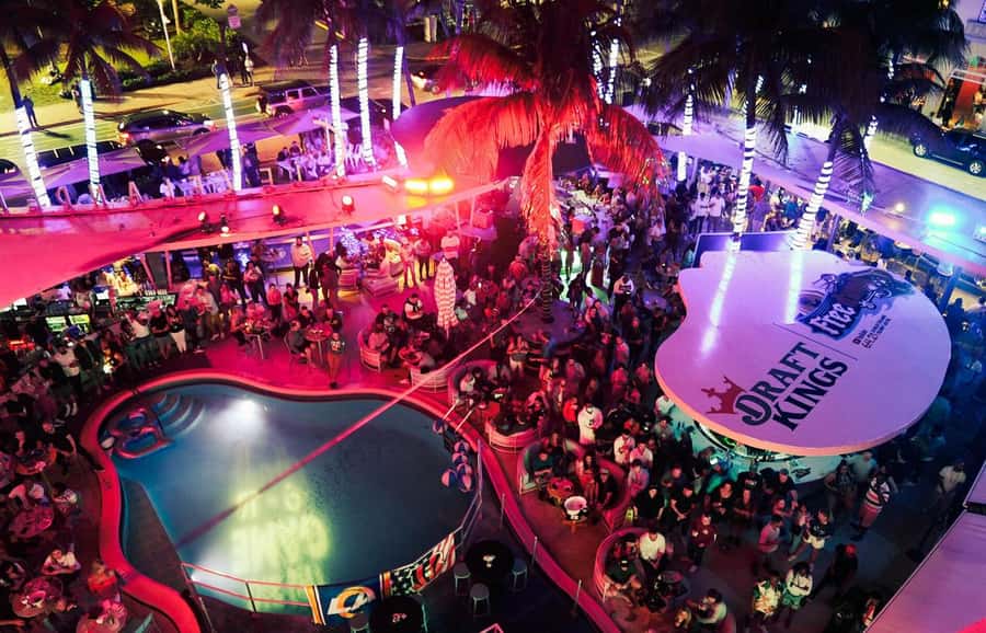 Miami Pub Crawl + Clubbing Experience - Timing, cancellations, and language options
