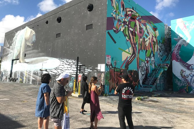 Miami's Best Graffiti Guide - Wynwood - Squad Safari - 2-9ppl - Local Miami Artists and an International Scene