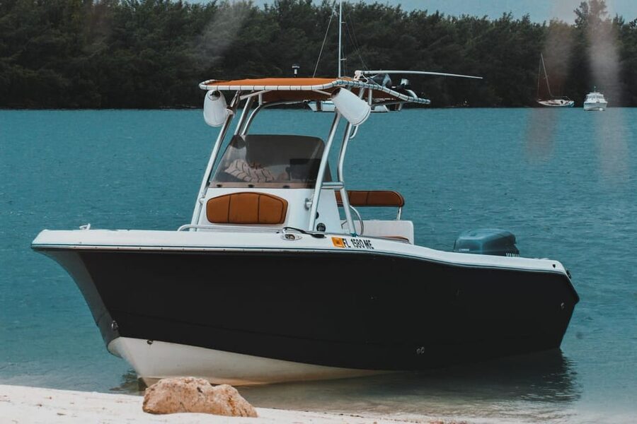 Miami's Unique Private Boat Tour: Discover & Enjoy Your Way - A private boat made for your Miami plans