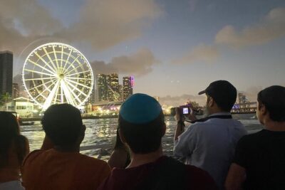 Miami Sightseeing Cruise on a Luxury Yacht