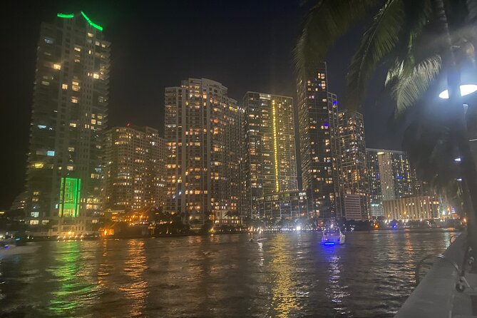 Miami Sightseeing Cruise on a Luxury Yacht - The onboard bar and kitchen need a careful budget