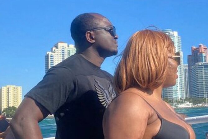 Miami Skyline Boat Cruise Past Millionaire's Homes Optional Stop - What this Miami boat cruise actually delivers