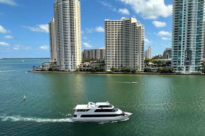 Miami Skyline Boat Cruise Past Millionaire's Homes Optional Stop - The boat, seating, and sight lines