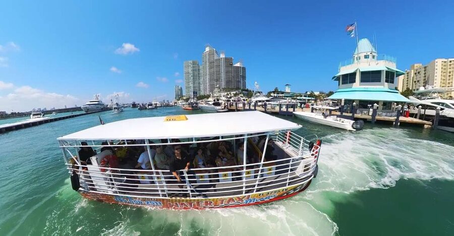 Miami Skyline Cruise of Millionaire Homes - What the 75-minute cruise actually feels like